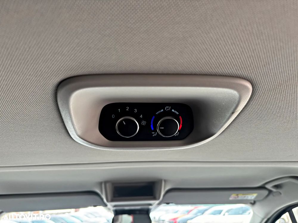 Ford Tourneo Custom 320 L2H1 VA Titanium - 14