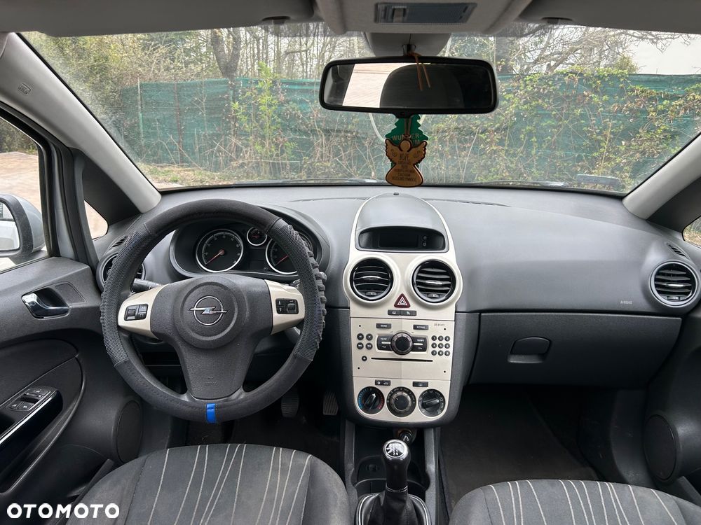Opel Corsa 1.2 16V Cosmo - 7