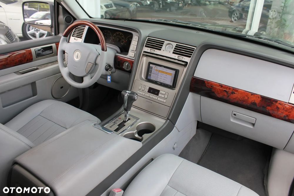 Lincoln Navigator 5.4 4WD Luxury - 18