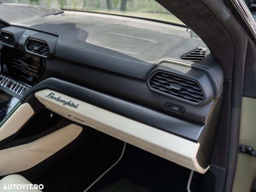 Lamborghini URUS - 31