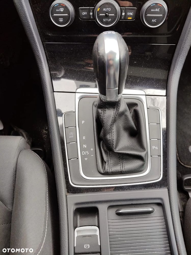 Volkswagen Golf 1.6 TDI BlueMotion Technology DSG Comfortline - 11