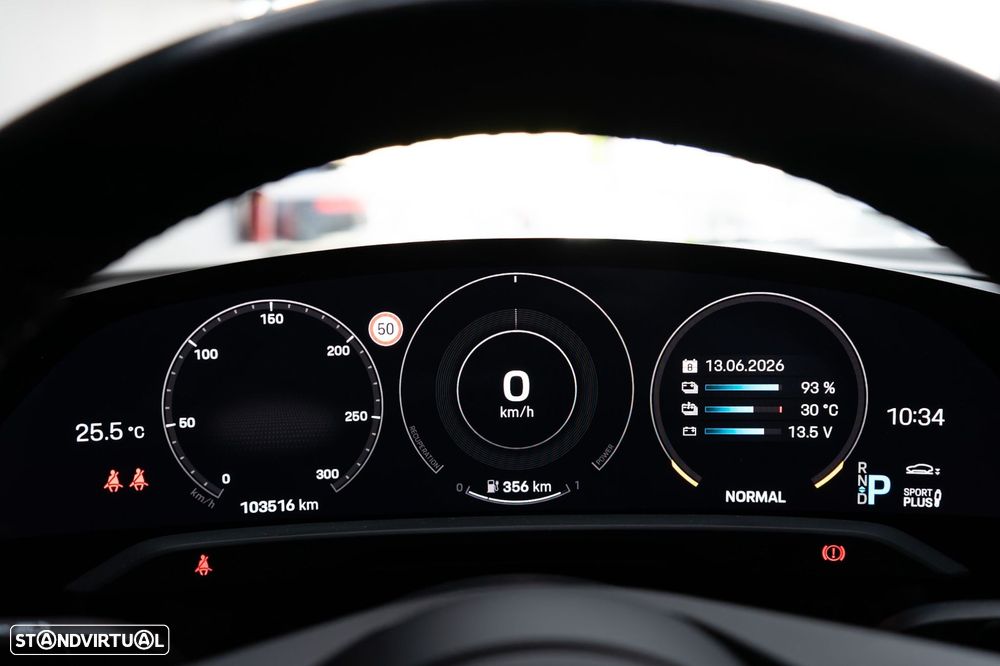 Porsche Taycan 4S - 35