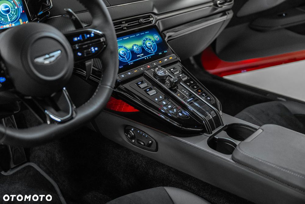 Aston Martin Vantage - 15