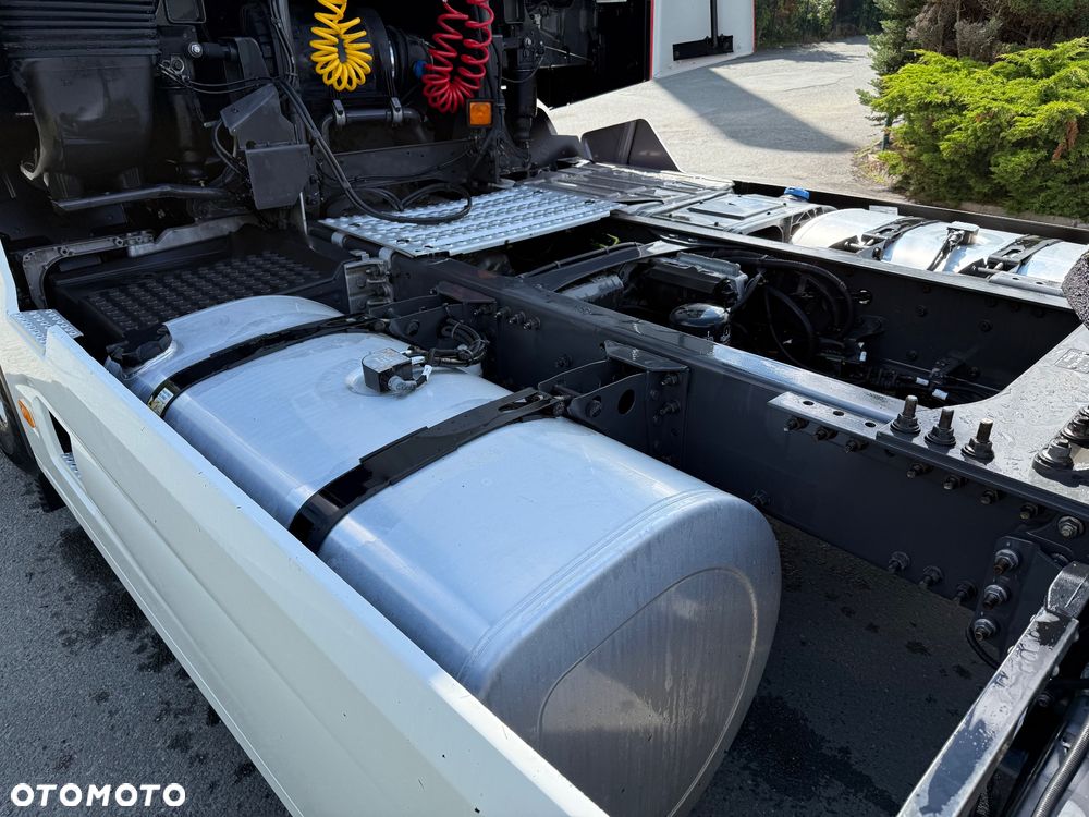 Renault T480 HIGH CAB* EU6* PO WYMIANIE SPRZĘGŁA, TURBO, KOMPRESORA* ALUSY* LODOWKA* ACC* KLIMA DACHOWA* Z FRANCJI* - 12