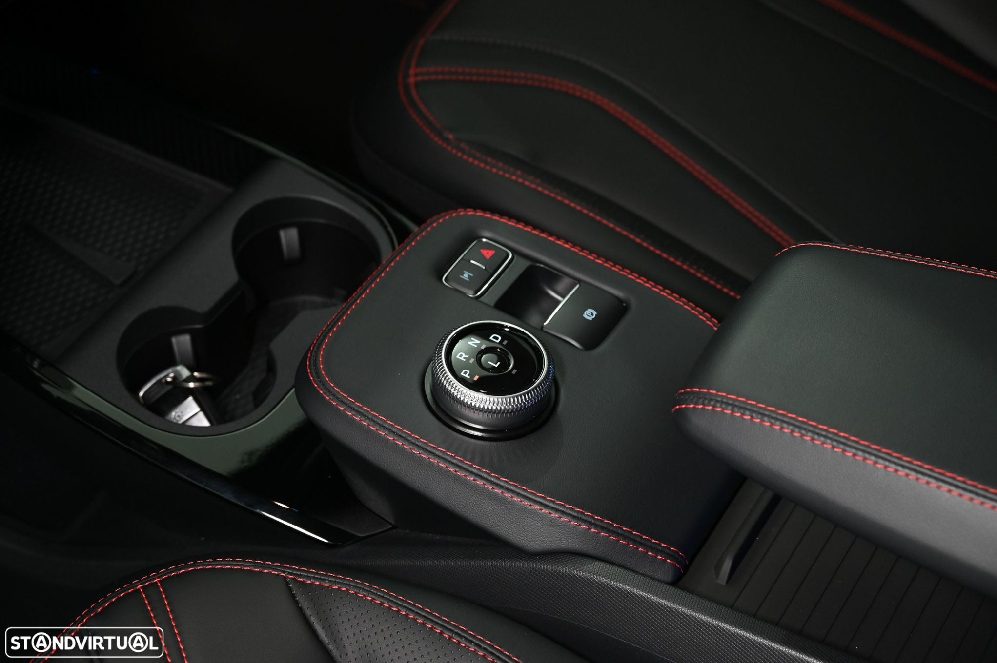 Ford Mustang Mach-E Alargada - 25