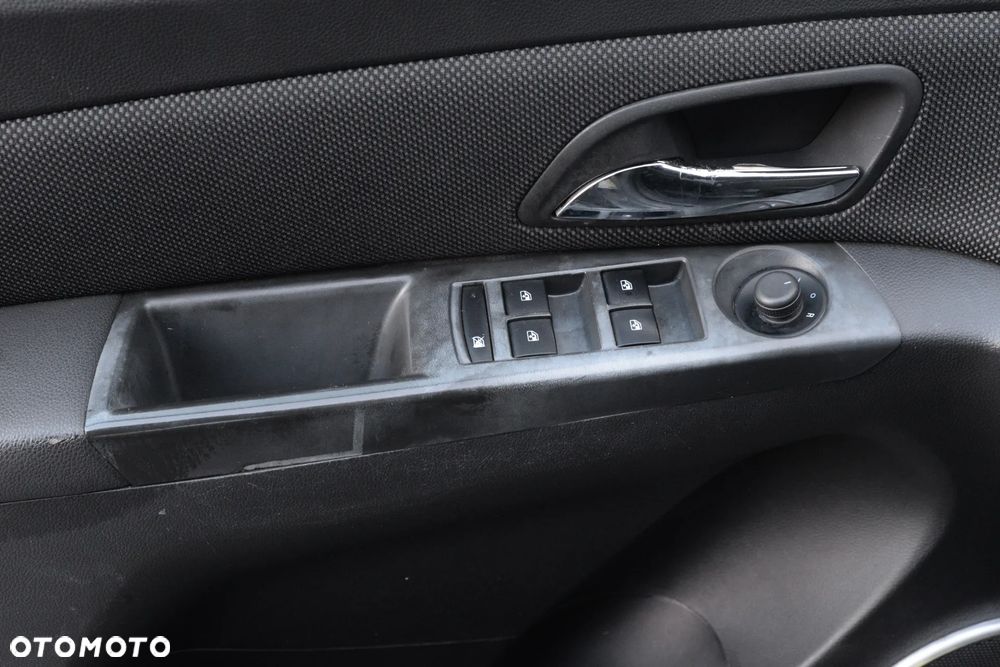 Chevrolet Cruze 1.8 LT - 35