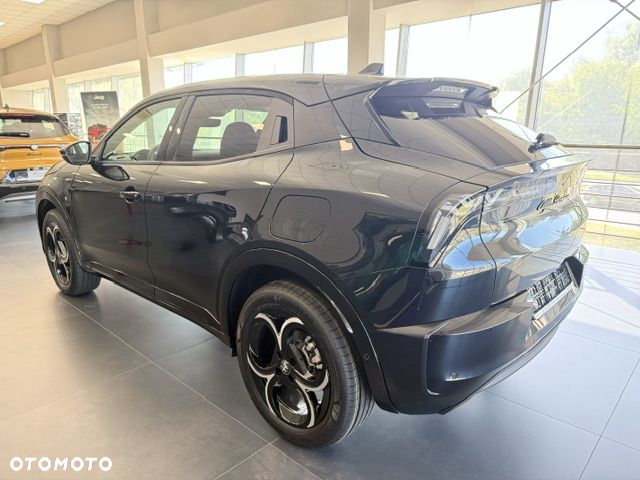 Alfa Romeo Junior 1.2 mHEV Ti eDCT - 9