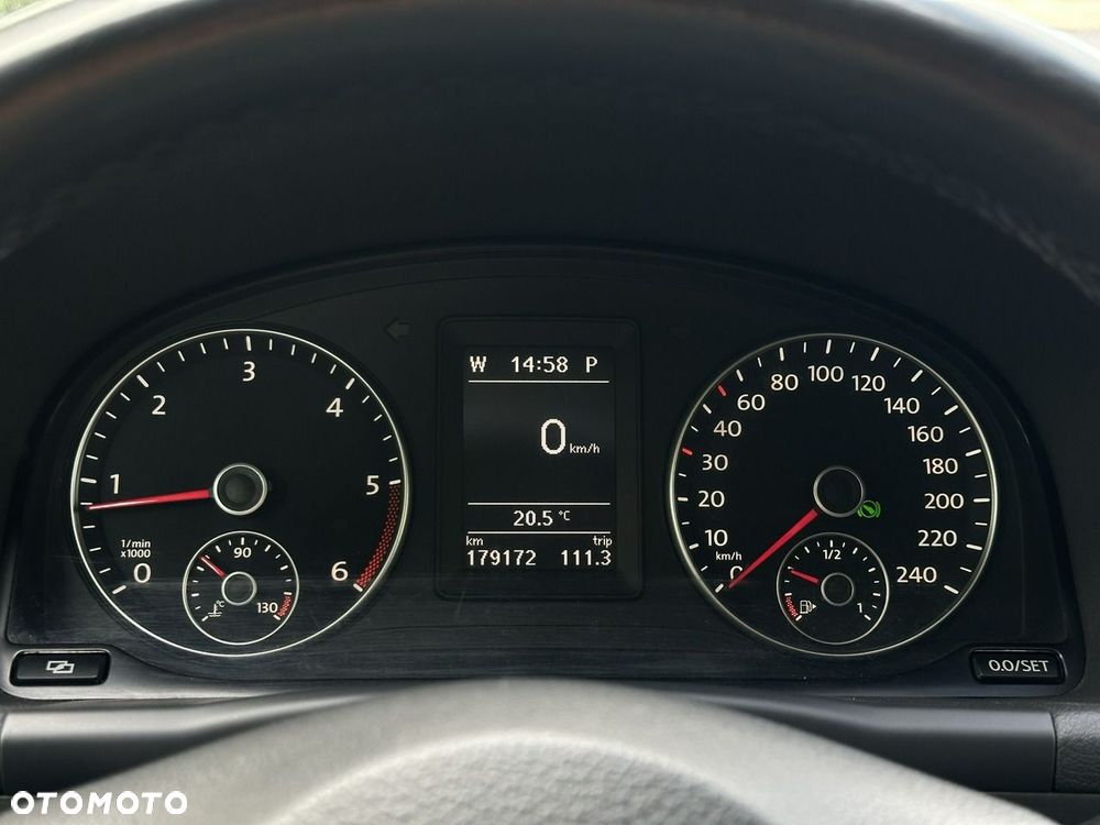 Volkswagen Touran - 17