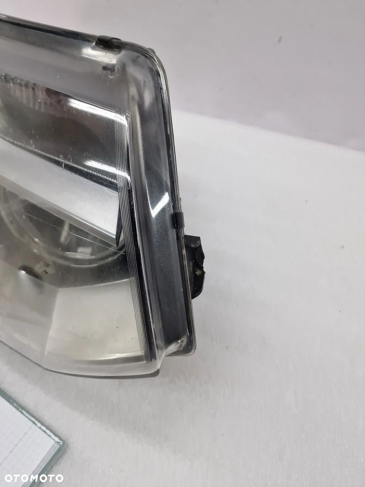 VW T5 LIFT 7E0 MULTIVAN 10- PRAWA ZWYKŁA LAMPA PRZEDNIA PRZÓD , NR 7E1941016J , NR AUKCJI LA63 - 6
