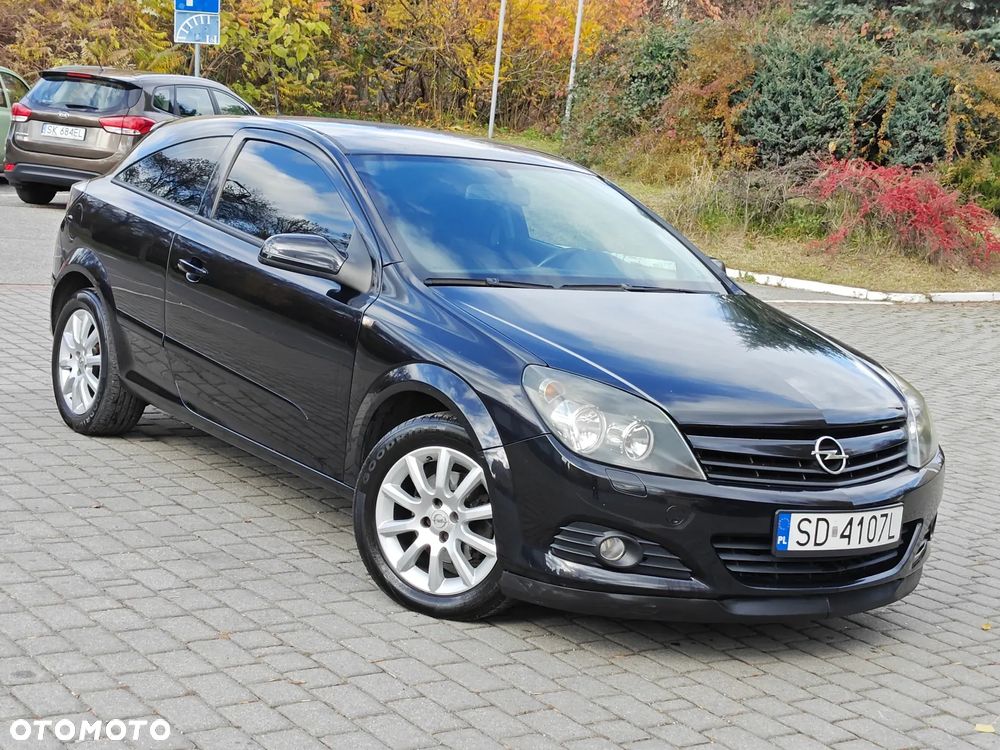 Opel Astra III GTC 1.6 Cosmo - 3