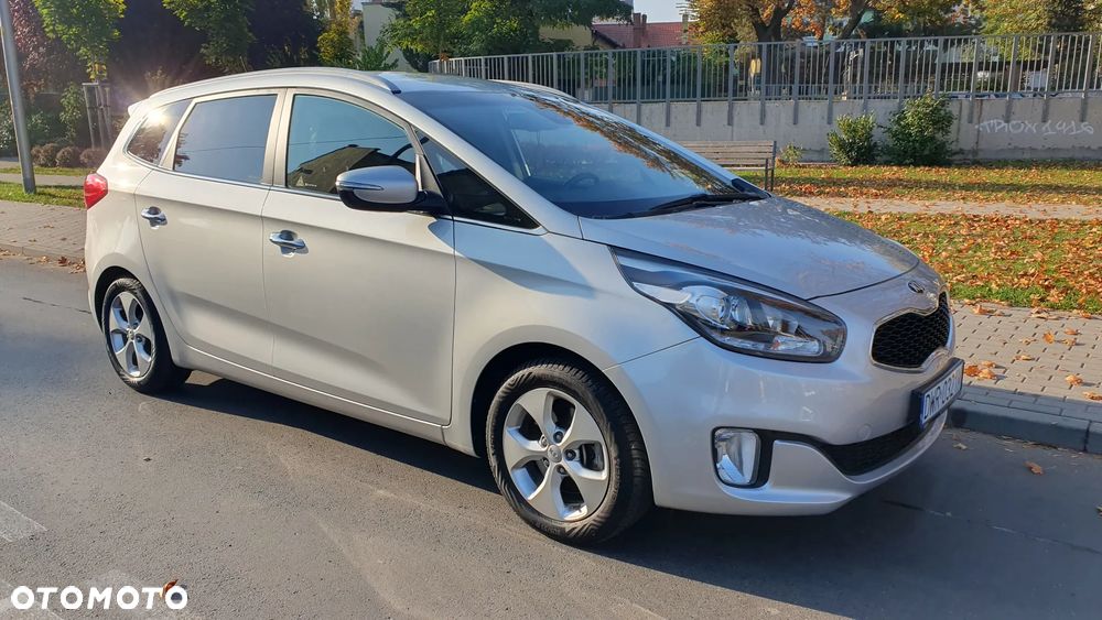 Kia Carens - 12