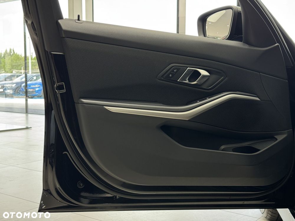 BMW Seria 3 318i Advantage - 12