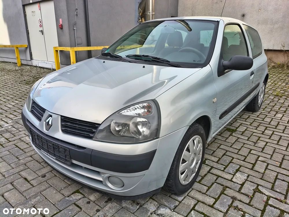 Renault Clio 1.2 16V 75 Expression - 10