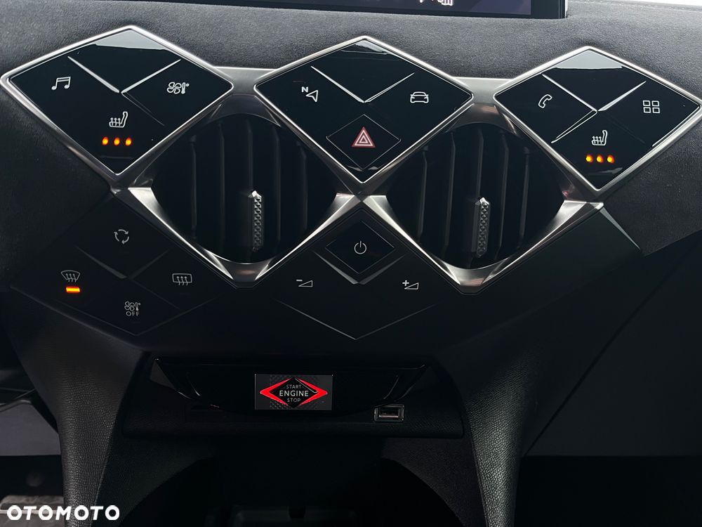 DS Automobiles DS 3 Crossback 1.2 PureTech Performance Line + - 19