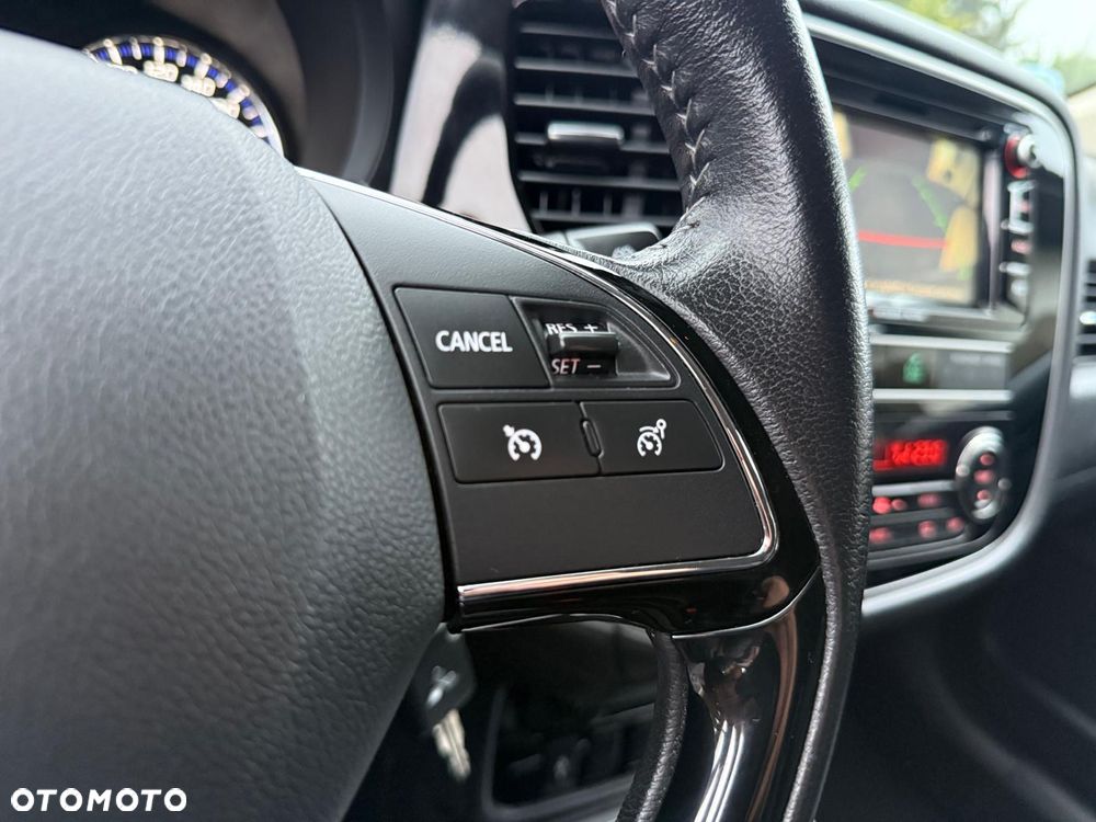 Mitsubishi Outlander - 17