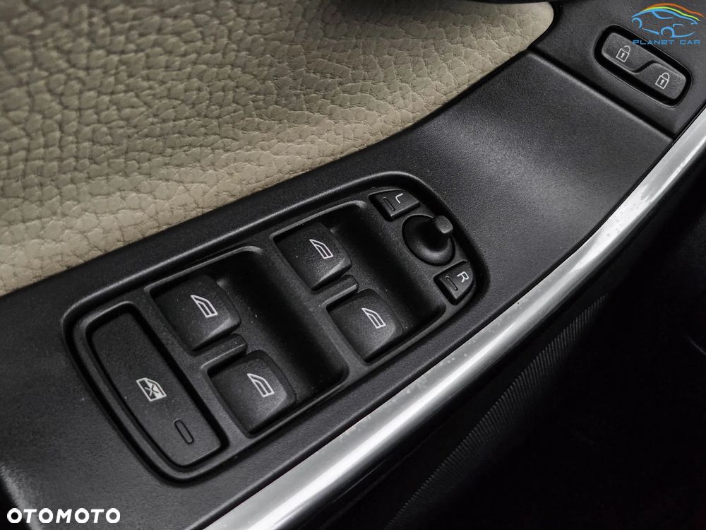 Volvo XC 60 D4 AWD Kinetic - 27