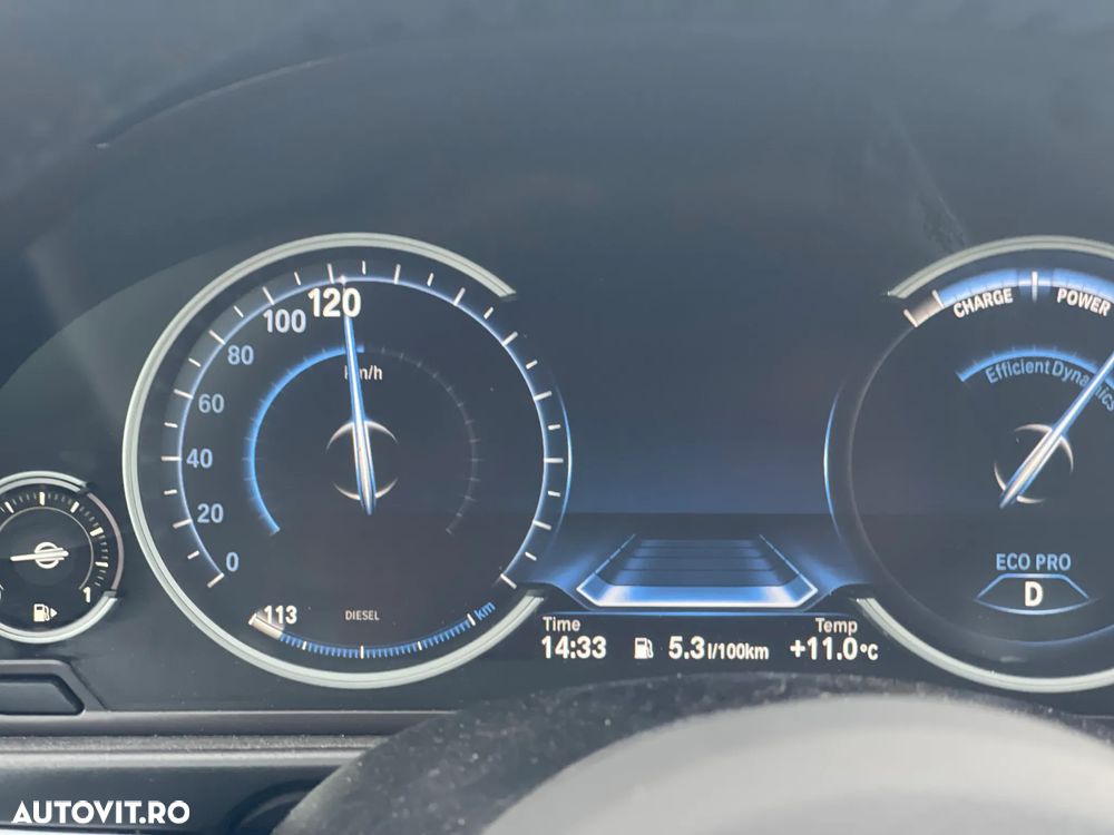 BMW Seria 5 520d Sport-Aut. - 31