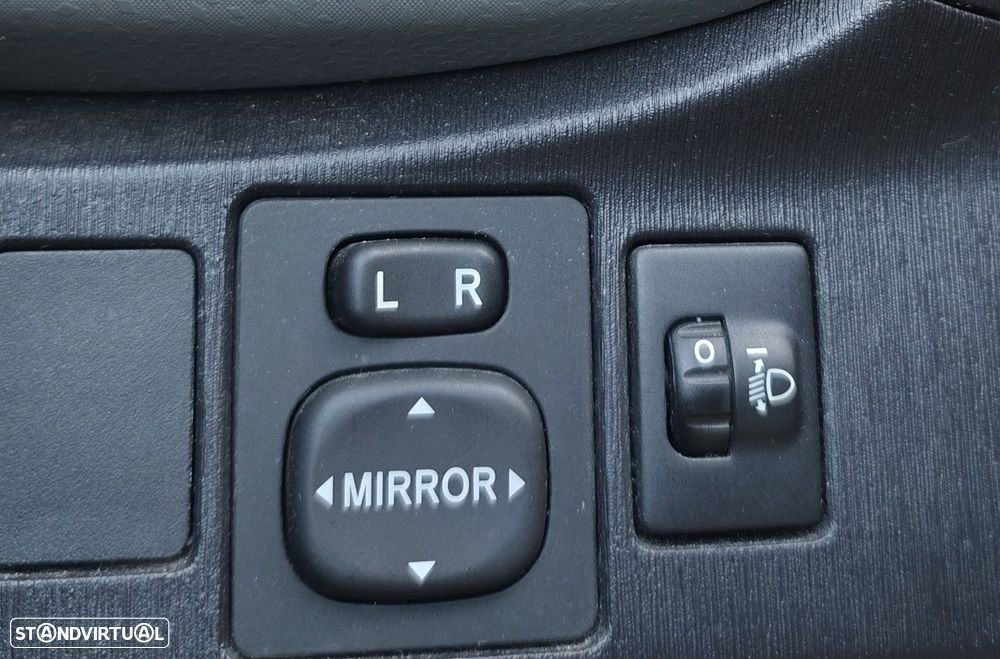 Toyota Yaris 1.0 VVT-i Comfort +PS Style +P.Techno - 23