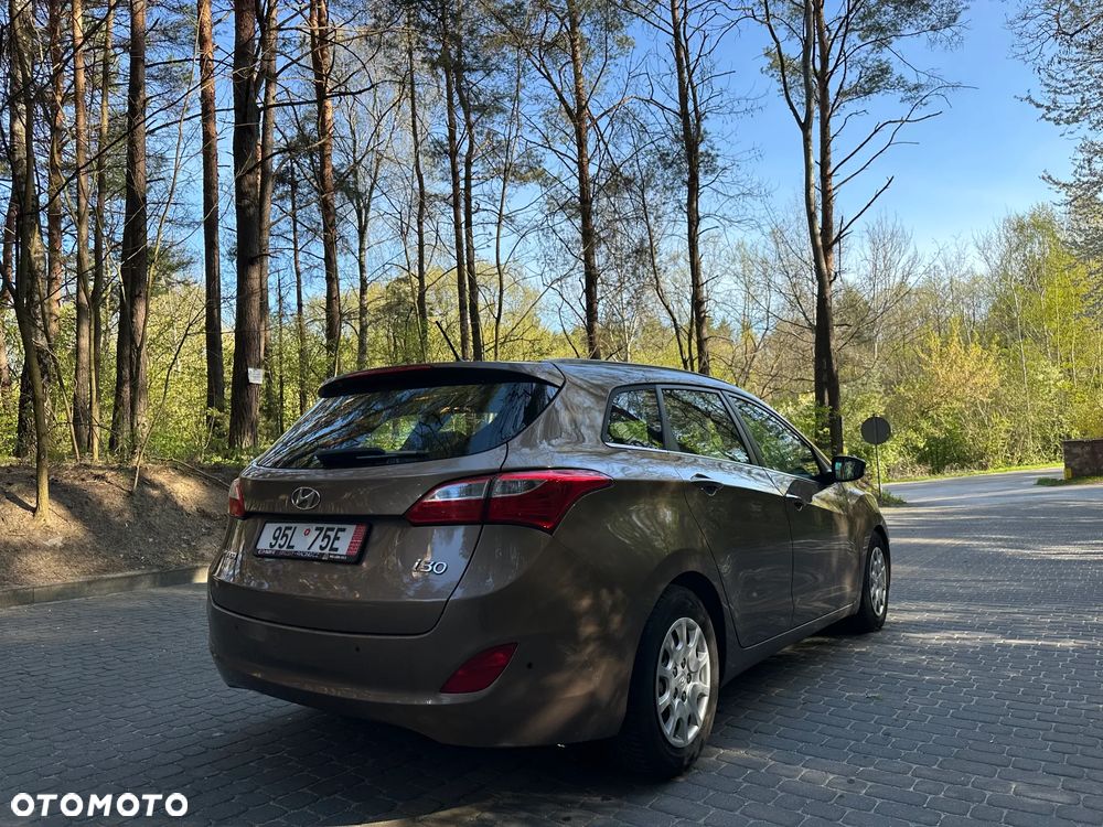 Hyundai i30 1.6 CRDi BlueDrive Go - 16