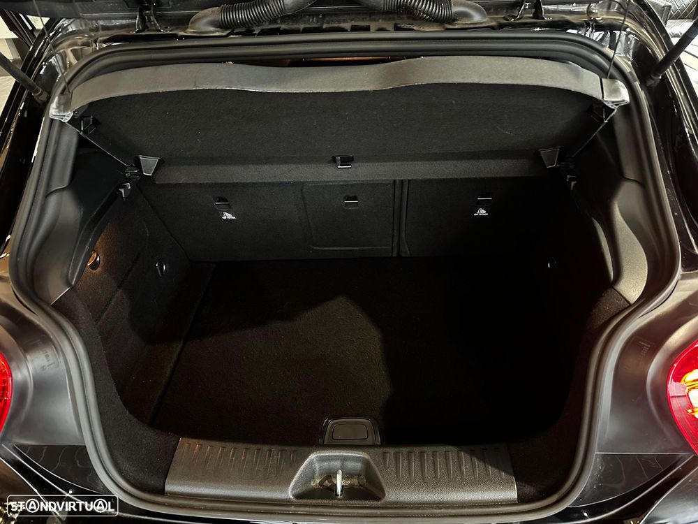 Mercedes-Benz A 200 7G-DCT AMG Line - 24