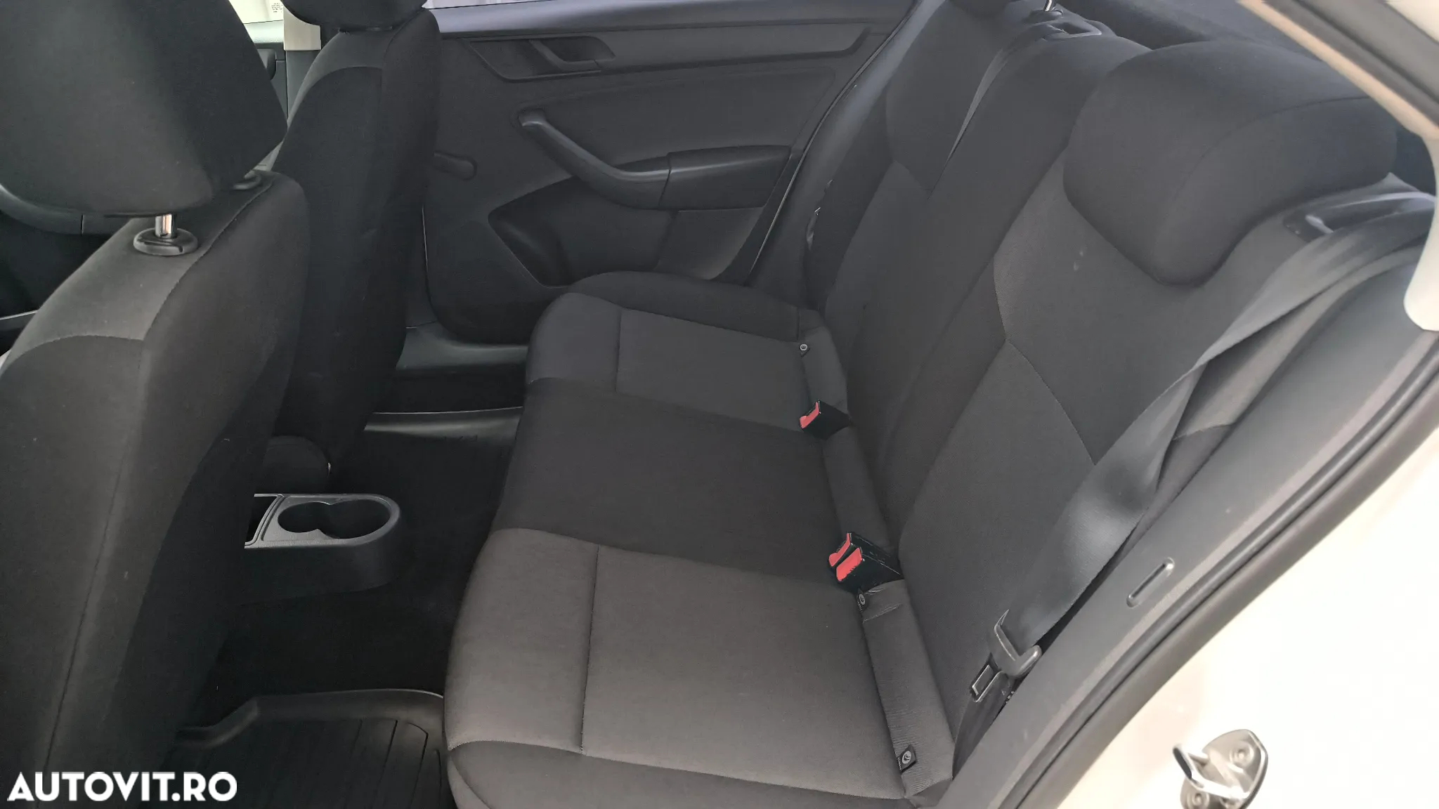 Skoda RAPID 1.6 TDI Ambition - 14