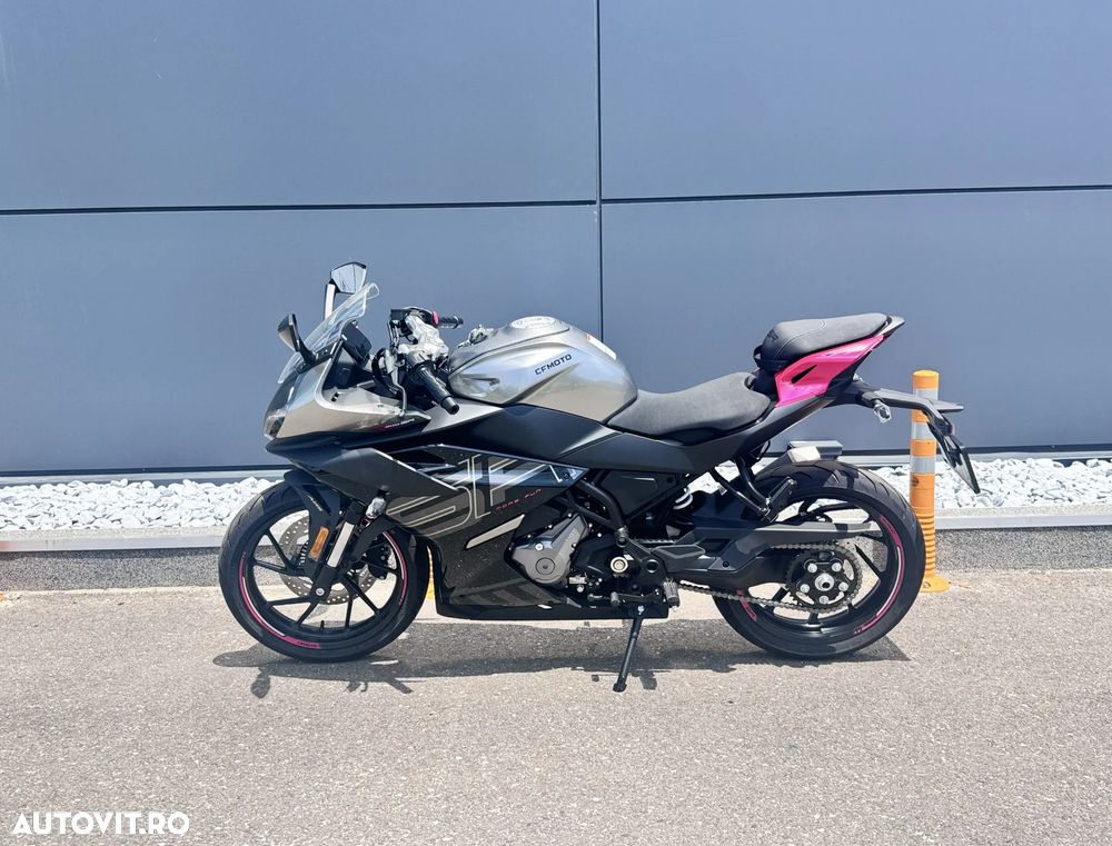 CF Moto 300SR ABS - 1