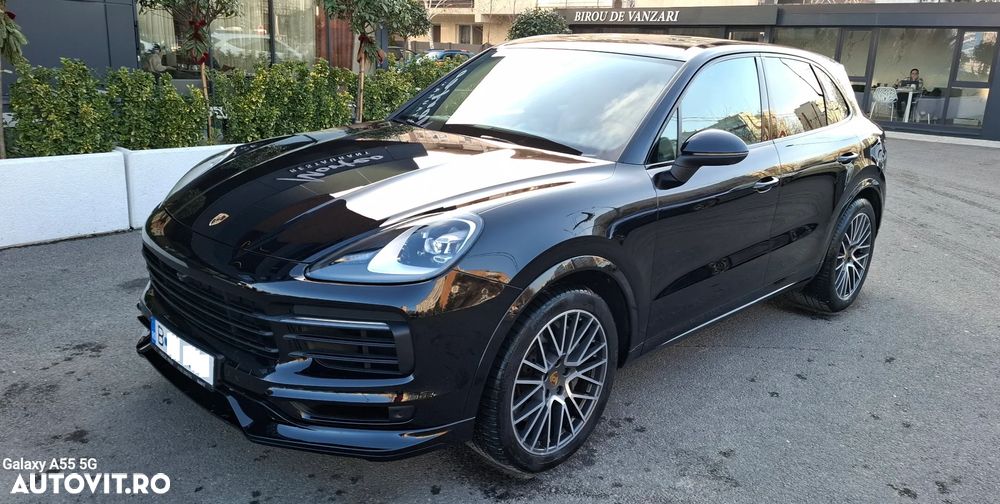 Porsche Cayenne - 1