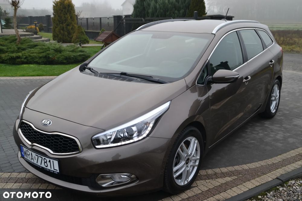 Kia Ceed 1.6 GDI Dream-Team Edition - 6