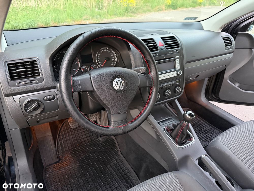 Volkswagen Jetta 1.9 TDI Trendline - 11