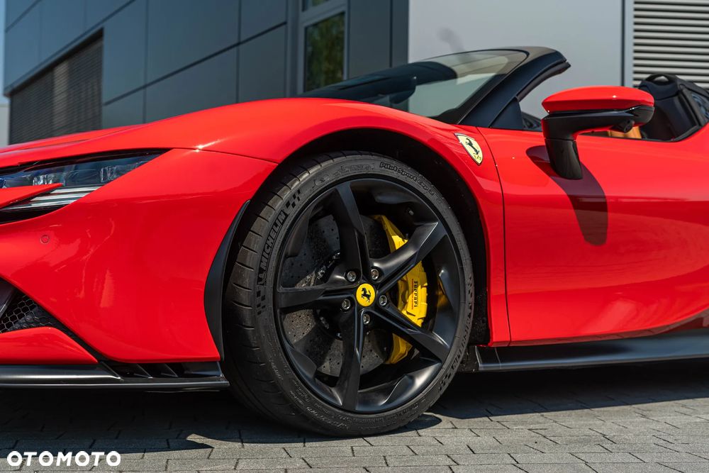 Ferrari SF90 Spider - 12