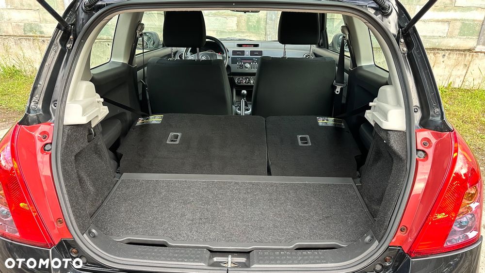 Suzuki Swift 1.5 Black Sport Edition - 33
