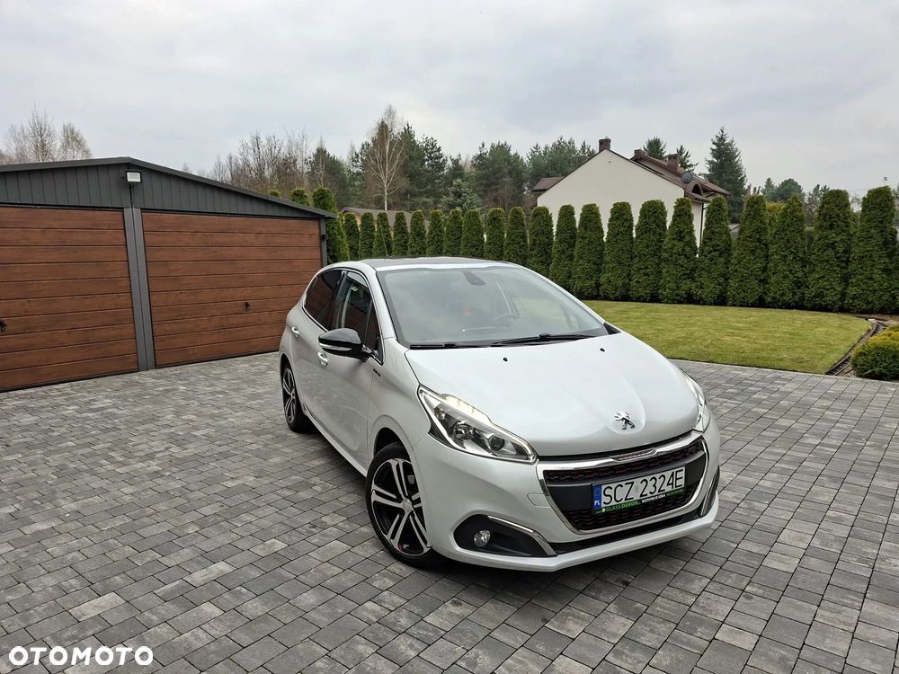 Peugeot 208 - 1