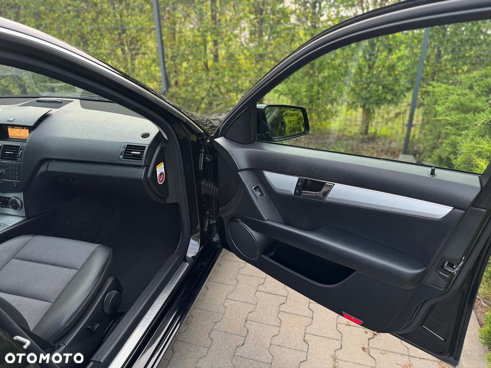 Mercedes-Benz Klasa C 180 Kompressor Automatik Avantgarde - 38