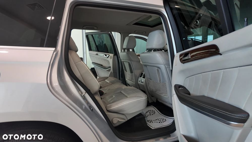 Mercedes-Benz GL - 32