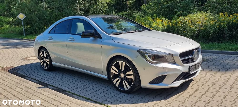 Mercedes-Benz CLA 200 7G-DCT Urban - 1