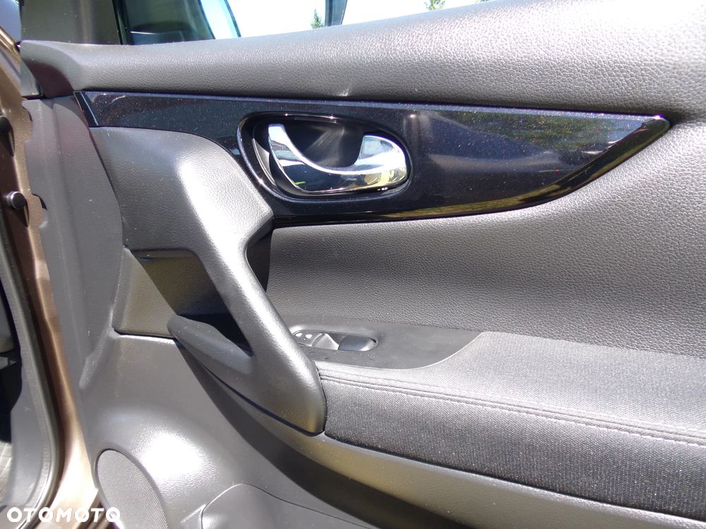 Nissan Qashqai 1.6 DIG-T N-Connecta - 26