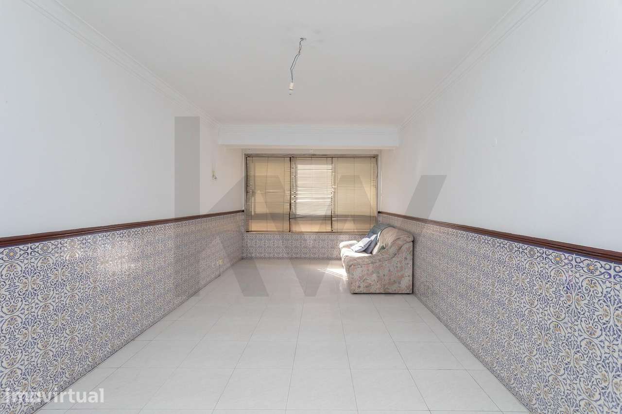 T2 luminoso em Queluz | Excelente oportunidade para viver ou investir - Grande imagem: 3/23