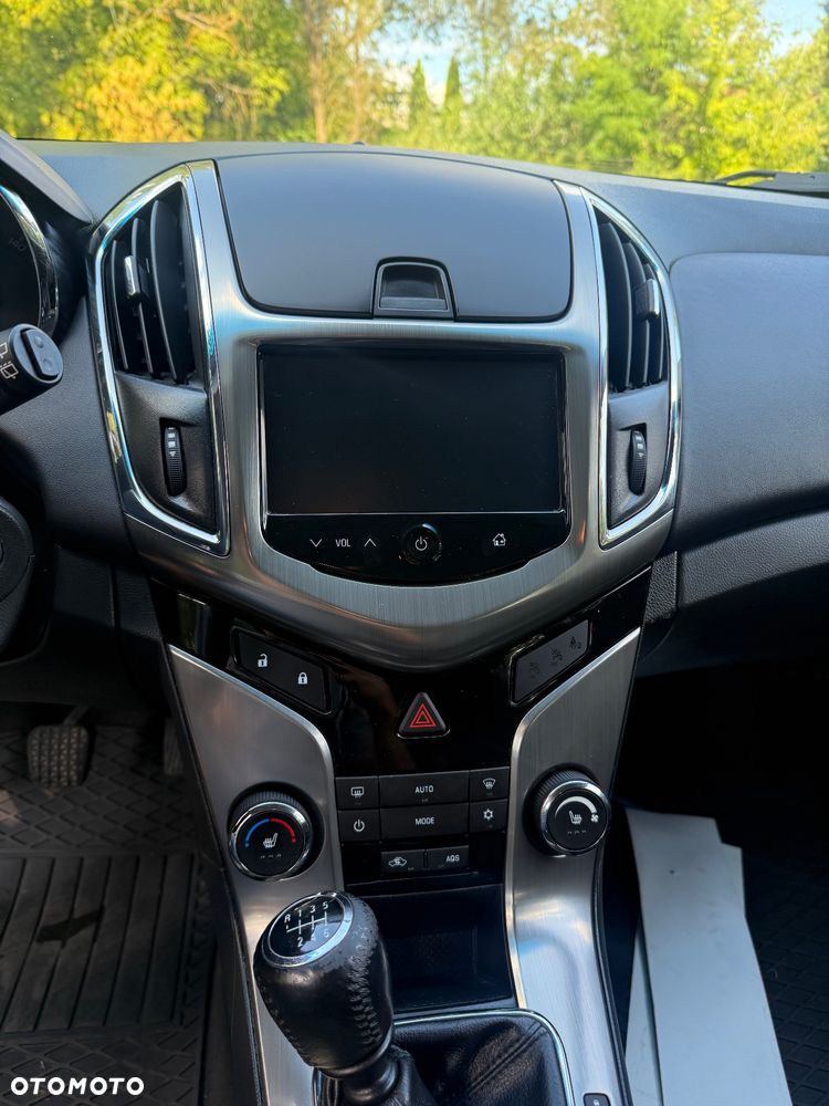 Chevrolet Cruze 1.7 LT - 15