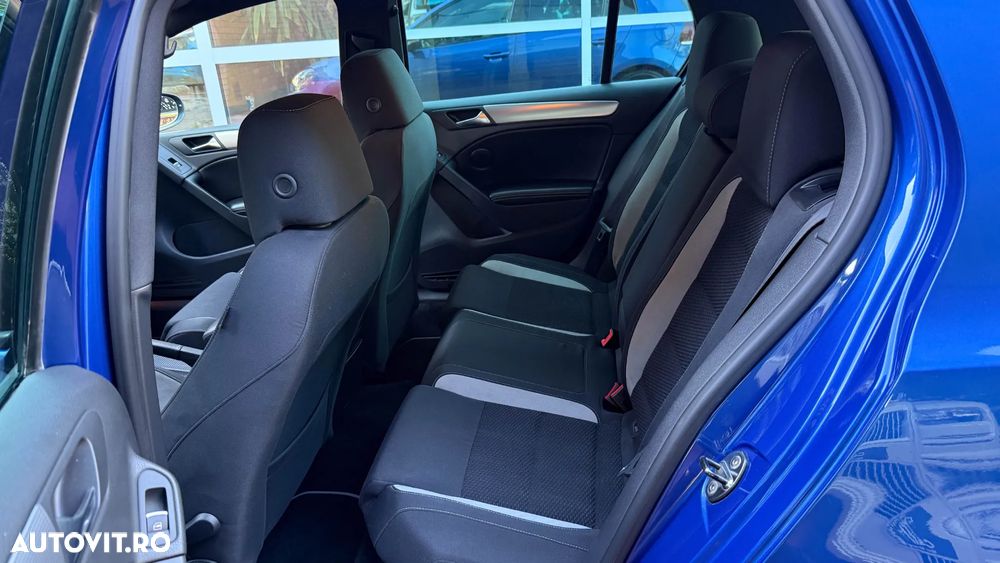 Volkswagen Golf - 9