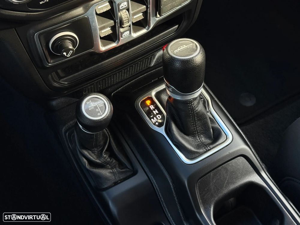 Jeep Gladiator 3.0V6 MultiJet AWD Auto Overland - 11