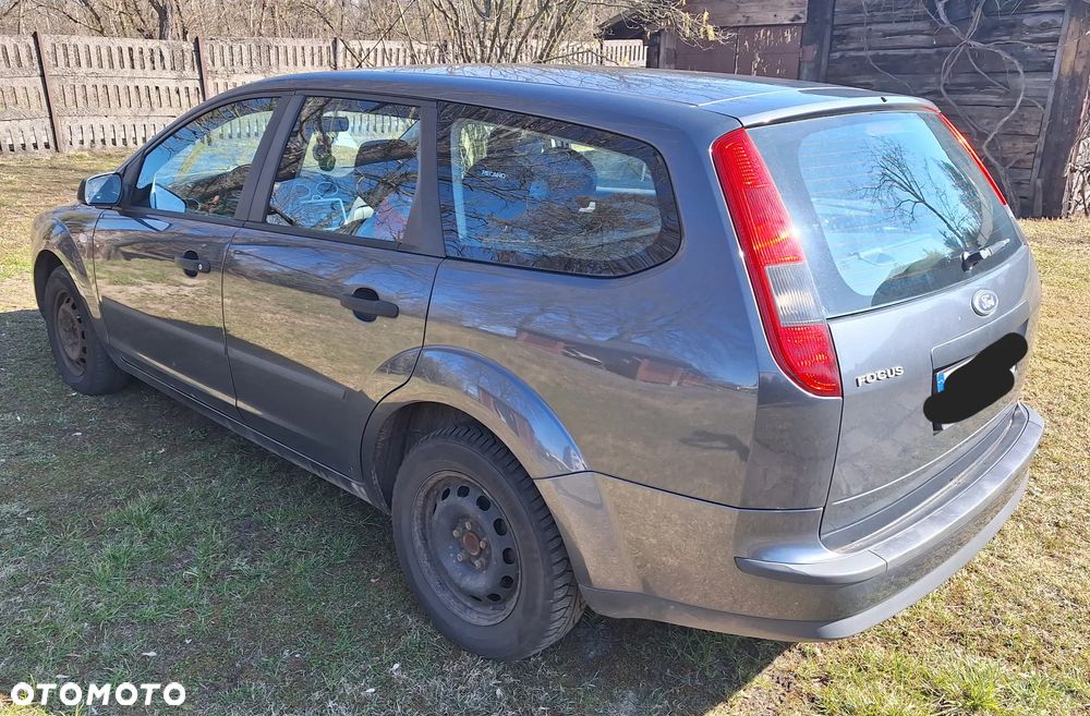 Ford Focus 1.6 Ti-VCT Ghia - 4