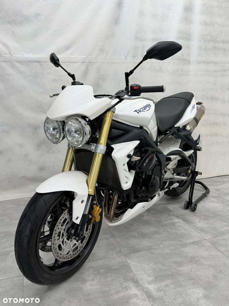 Triumph Street Triple - 1