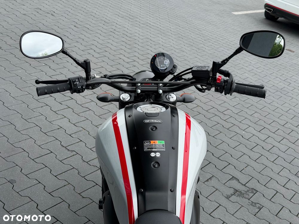 Yamaha XSR - 25
