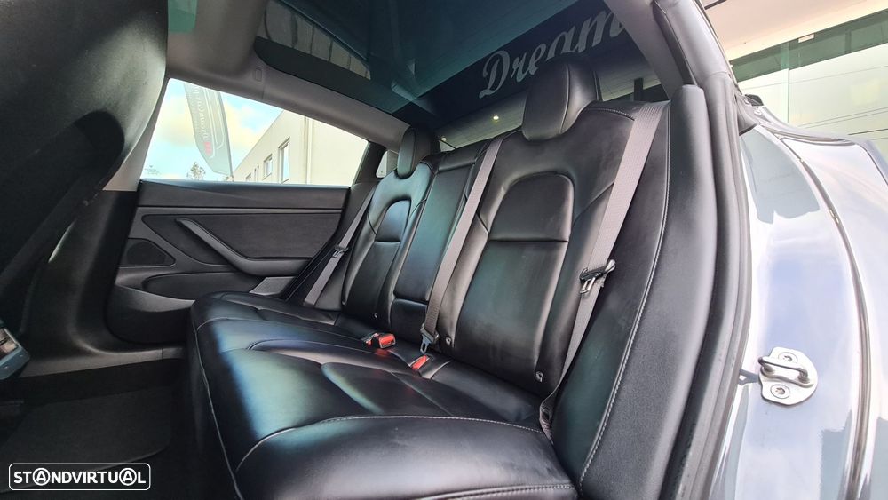 Tesla Model 3 - 38
