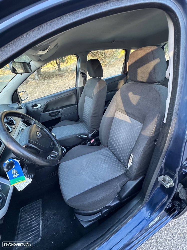 Ford Fiesta 1.25 Ghia - 22