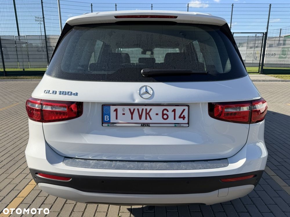 Mercedes-Benz GLB - 13