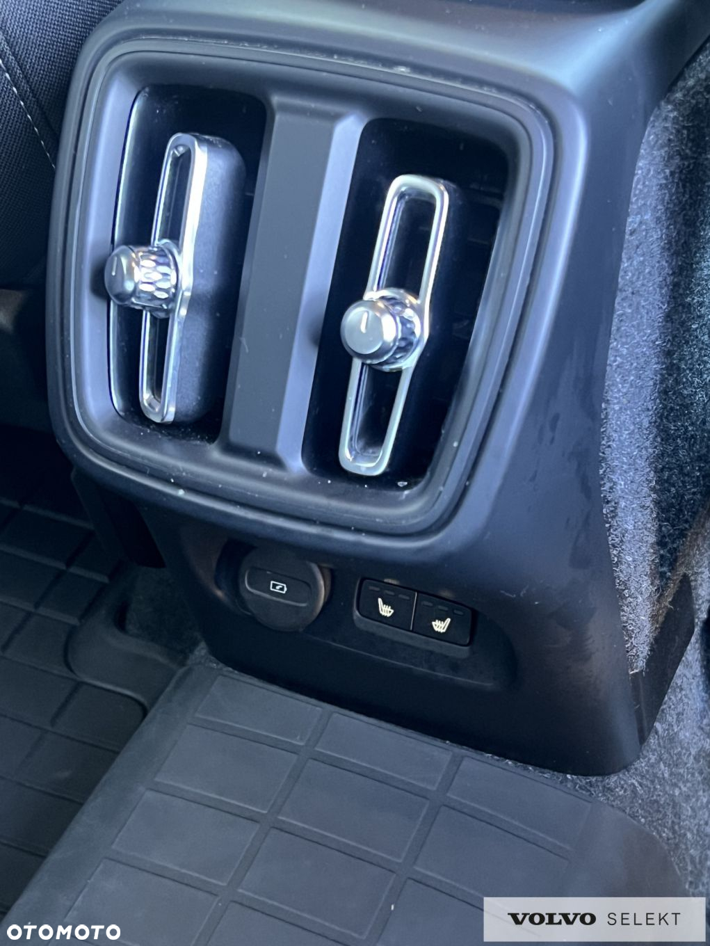 Volvo XC 40 - 18