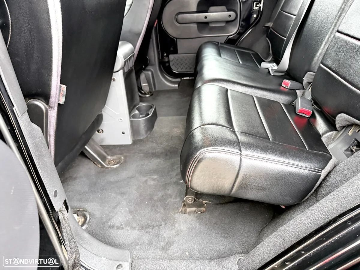 Jeep Wrangler 2.8 CRD ATX Sport - 29
