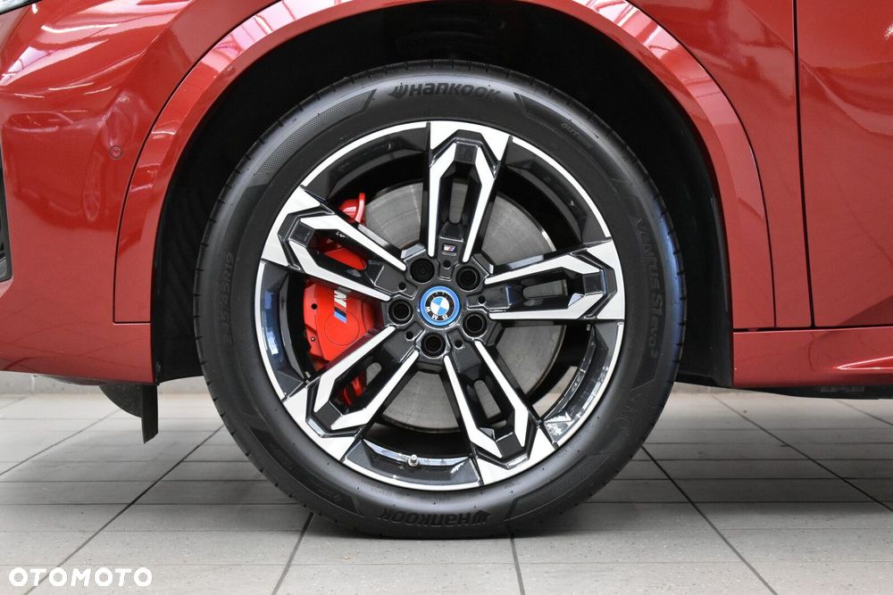 BMW iX2 xDrive30 66.5kWh M Sport - 7
