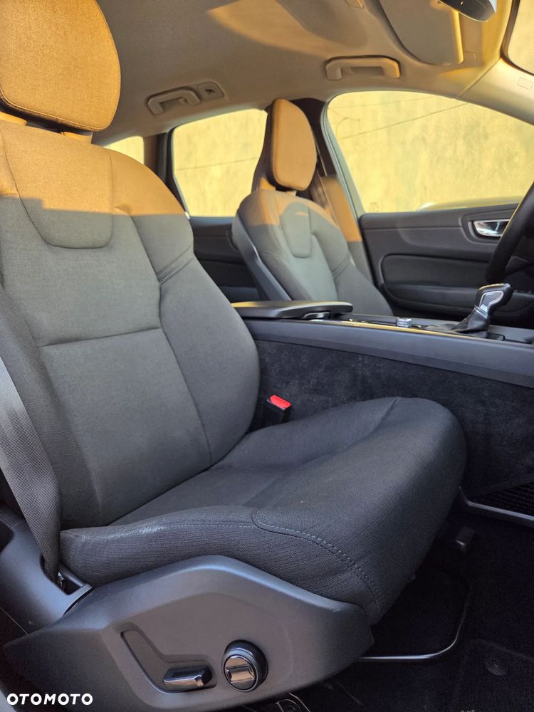 Volvo XC 60 T4 Momentum - 15